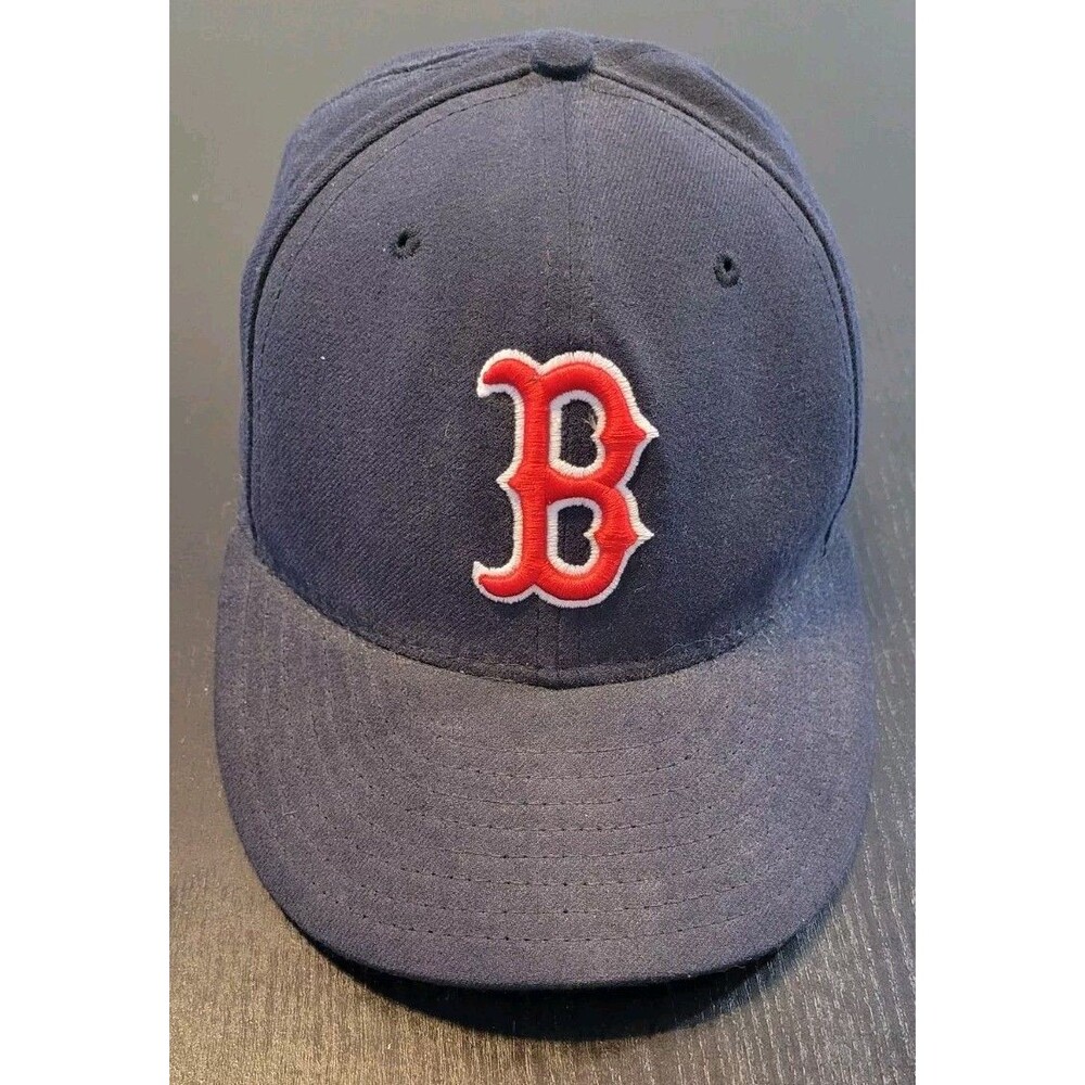 Boston Red Sox Adult New Era 59Fifty Fitted Hat Navy Blue Size 7 1/8 Red B Logo